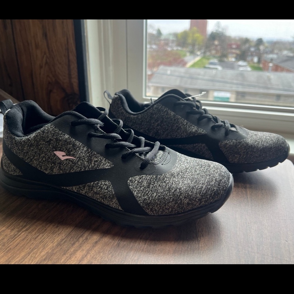 Everlast womans sneakers